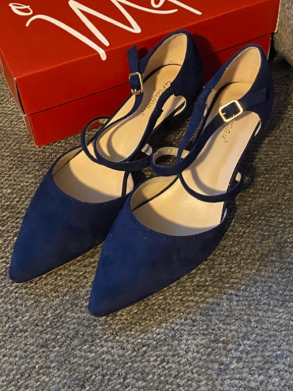 Women’s Navy Pointed-Toe Strappy kitten heels